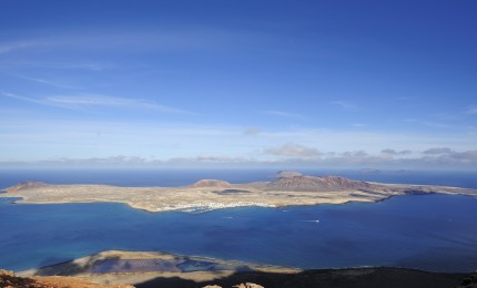 "De Fuerteventura a Isla de la Graciosa en Camper ¿Es posible?"